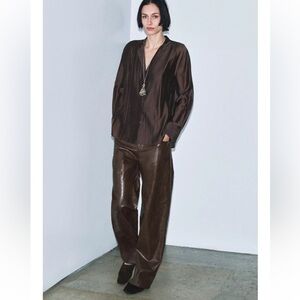 TREND NWT ZARA VIRAL FAUX LEATHER PANTS SIZE L 
🚨FIRM PRICE NO DISCOUNT